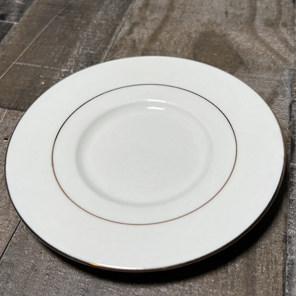 Vintage Saucers Heritage Platinum by GIBSON DESIGNS Set of 8 Saucers - Picture 2 of 4